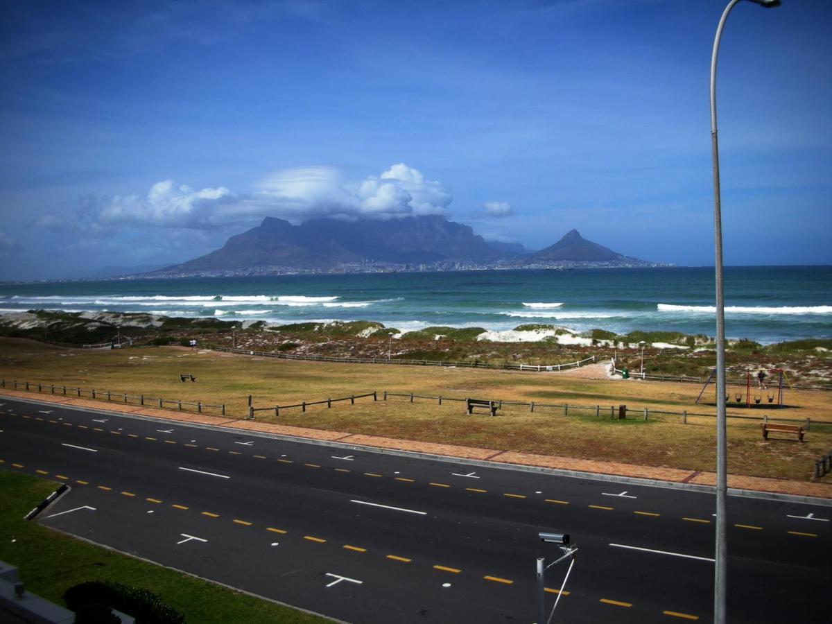 On The Front Sea Spray Bloubergstrand